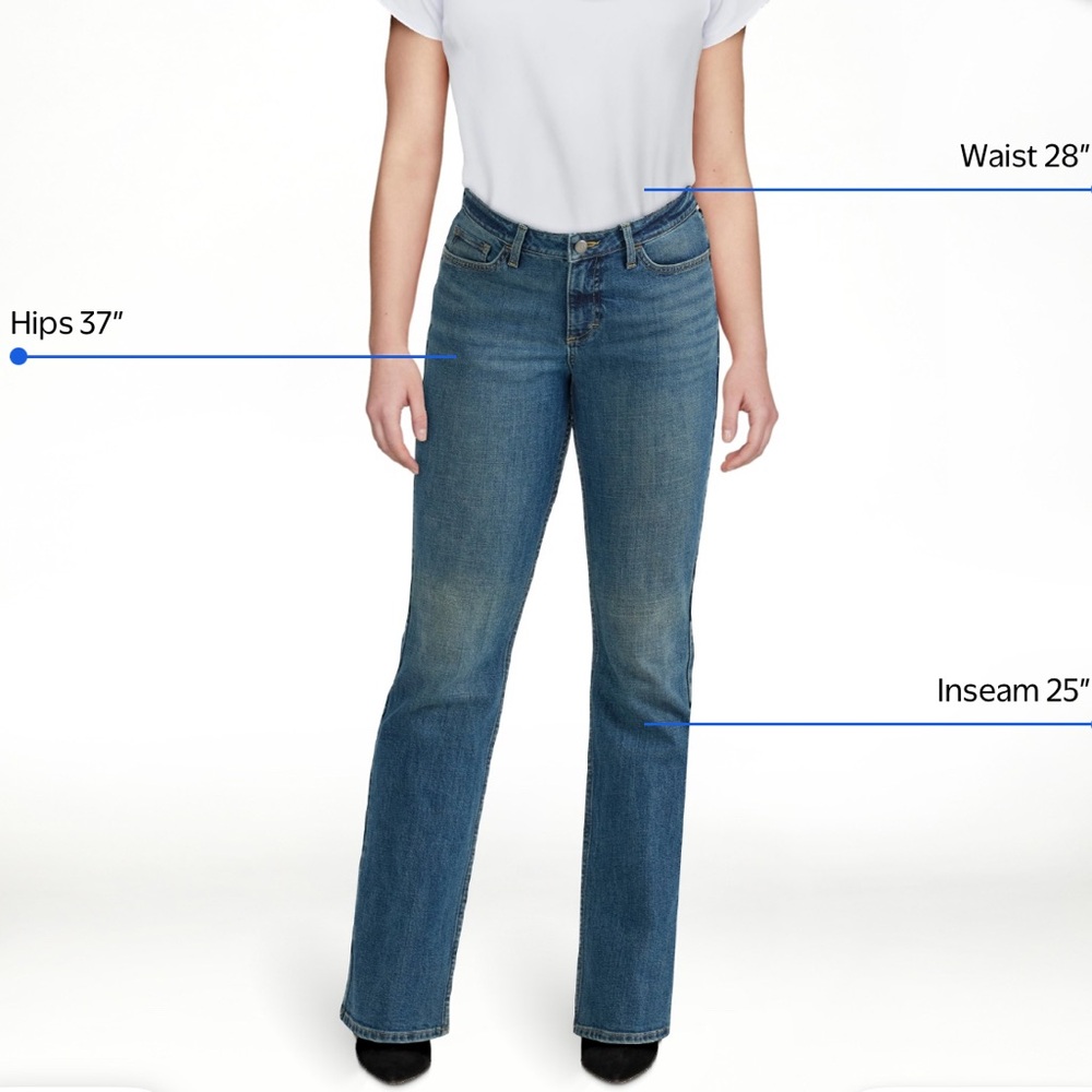 Lee Classic Denim Jeans 6S
Classic Blue Women's Jeans